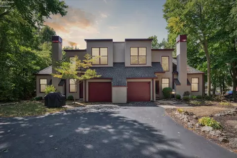 4340 Marin Woods #B, Port Clinton, OH 43452