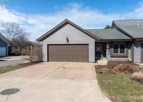 705 Elizabeth Dr, Huron, OH 44839