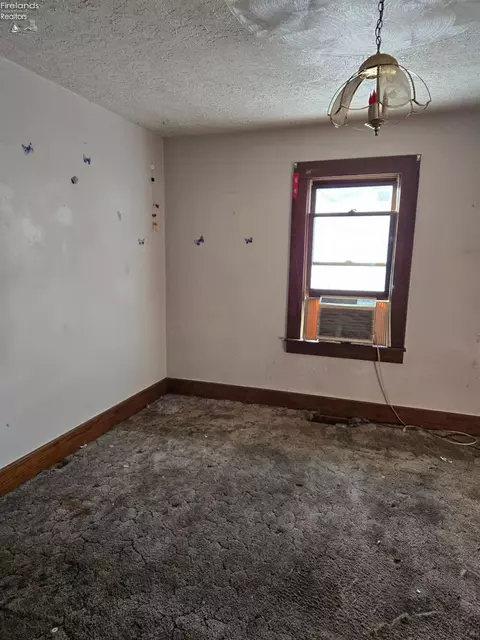 412 Dale Ave, Willard, OH 44890 photo 3