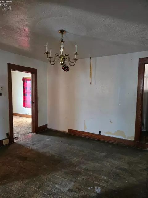 412 Dale Ave, Willard, OH 44890 photo 2