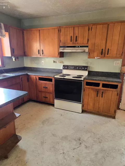 412 Dale Ave, Willard, OH 44890 photo 8