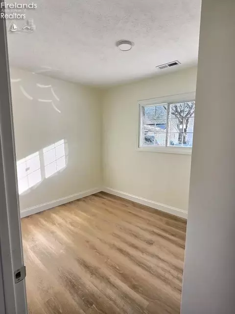 Bedroom - 305 Magnolia Rd, Huron, OH 44839 photo 2 of 3