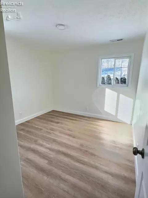 Bedroom - 305 Magnolia Rd, Huron, OH 44839 photo 1 of 3