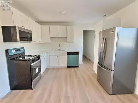 Kitchen - 305 Magnolia Rd, Huron, OH 44839 photo 2 of 3