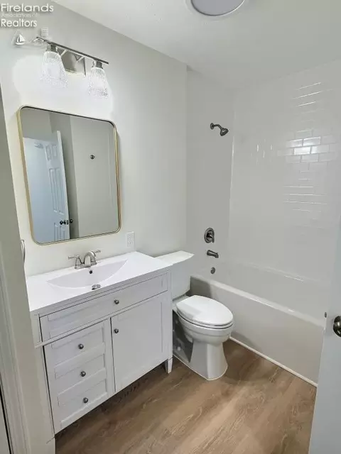 Bath - 305 Magnolia Rd, Huron, OH 44839 photo 1 of 1