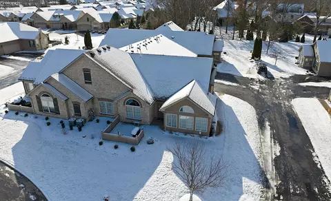 3831 Windsor Bridge Cir, Huron, OH 44839