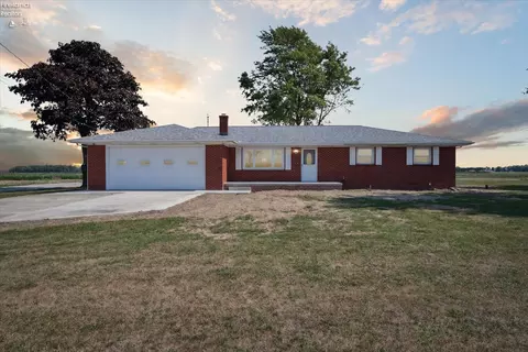1853 N Sr 19, Oak Harbor, OH 43449