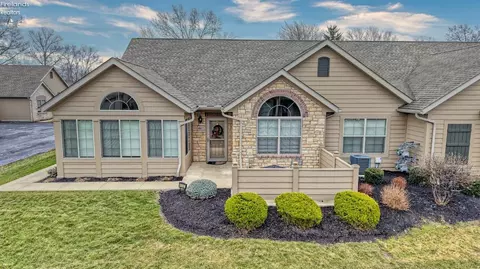 4002 Coventry Ln, Huron, OH 44839