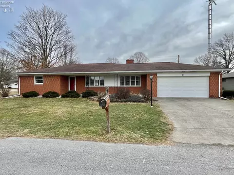 5 Grandview Ct, Tiffin, OH 44883