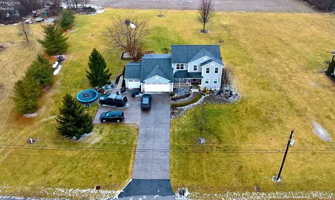 5805 Skadden Rd, Sandusky, OH 44870
