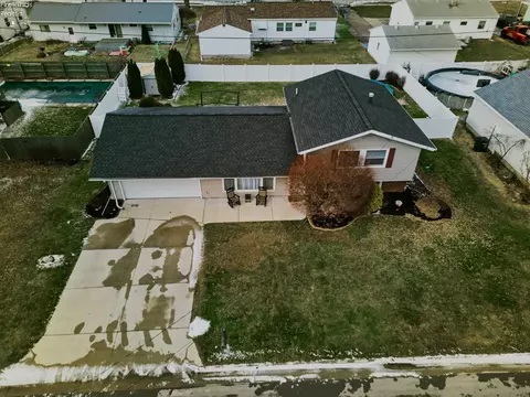315 Meadow Ln, Sandusky, OH 44870