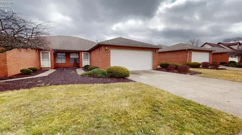94 Crestwood Dr, Willard, OH 44890