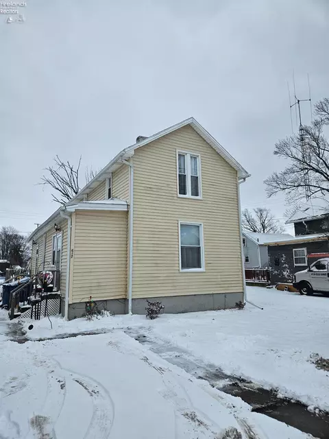 617 Grant St, Fremont, OH 43420
