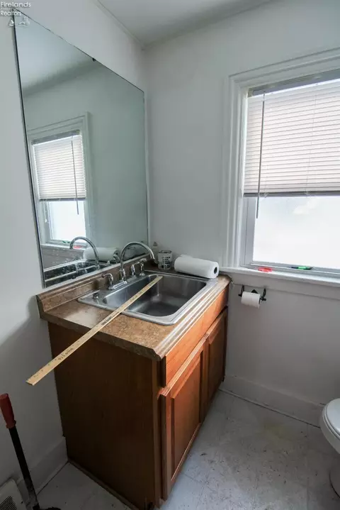 Bath - 116 E 4th St, Elyria, OH 44035 photo 2 of 2