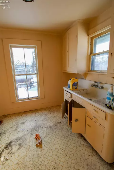 Kitchen - 116 E 4th St, Elyria, OH 44035 photo 2 of 2