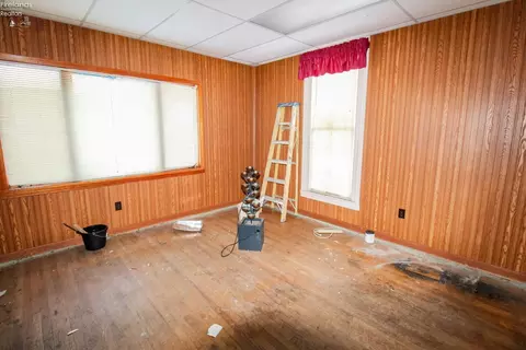 Bedroom - 116 E 4th St, Elyria, OH 44035 photo 4 of 6