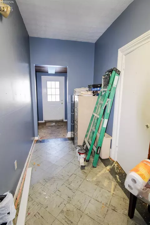 Entry Way - 116 E 4th St, Elyria, OH 44035 photo 2 of 3