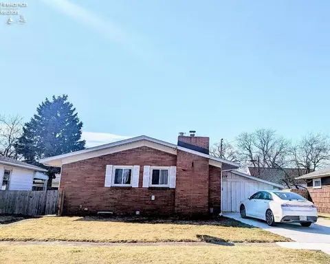 2201 Karl Ann Dr, Sandusky, OH 44870