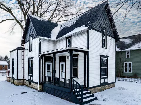613 Garrison St, Fremont, OH 43420