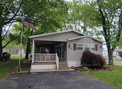 1600 N Buck Rd #19, Marblehead, OH 43440
