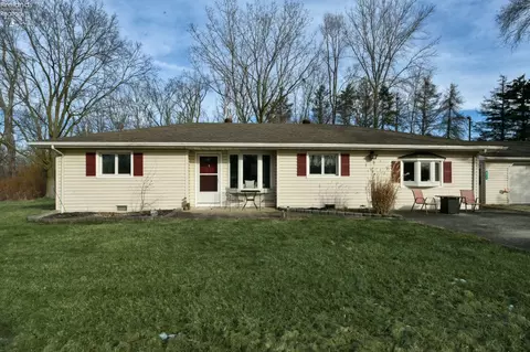 3275 W Harbor Rd, Port Clinton, OH 43452