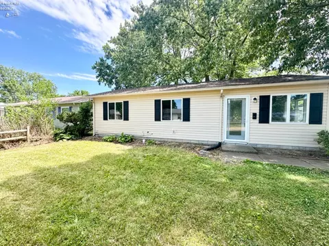 1302 Ashburn Dr, Sandusky, OH 44870