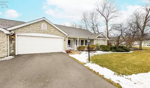 685 N Vineyard Cir, Port Clinton, OH 43452