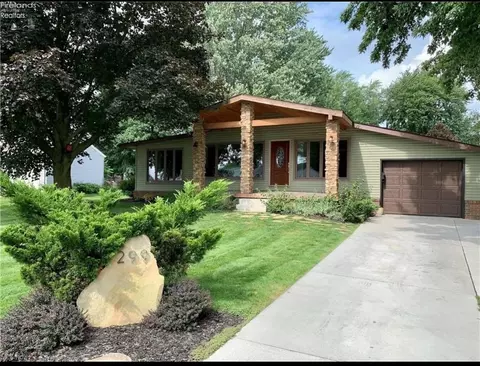 299 Valley View Dr, Huron, OH 44839