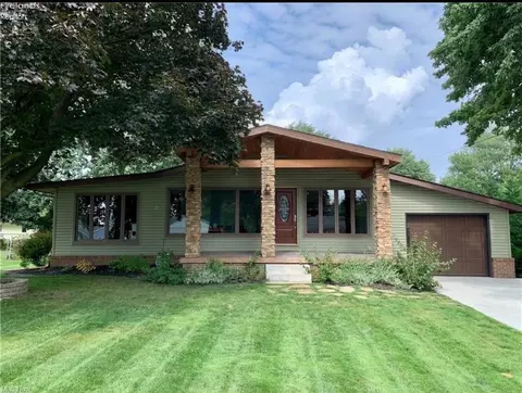 299 Valley View Dr, Huron, OH 44839 photo 2