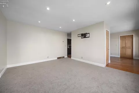 299 Valley View Dr, Huron, OH 44839 photo 15