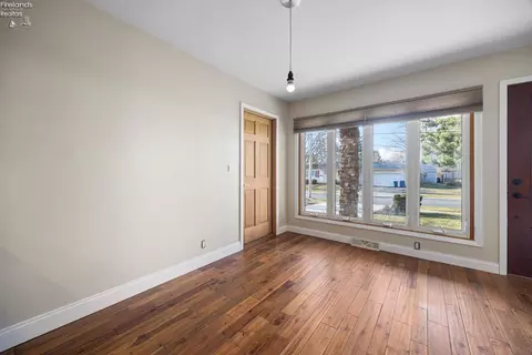 299 Valley View Dr, Huron, OH 44839 photo 8
