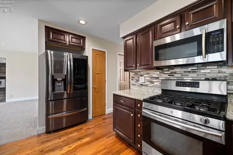 299 Valley View Dr, Huron, OH 44839 photo 13