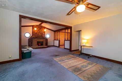 Living - 1693 Clinton Rd, Collins, OH 44826 photo 2 of 3