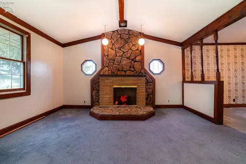 Living - 1693 Clinton Rd, Collins, OH 44826 photo 3 of 3