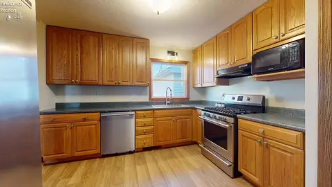 49 Crestwood Dr, Willard, OH 44890 photo 7