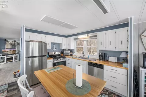 167 N Christopher Dr, Marblehead, OH 43440 photo 3