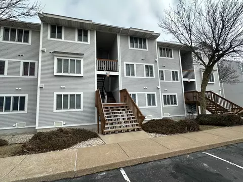 210 W Lake Shore Dr #B, Port Clinton, OH 43452