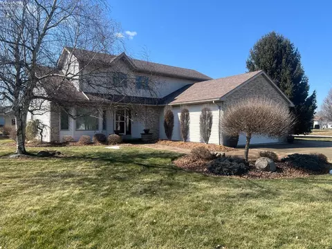 116 Primrose Ln, Fremont, OH 43420