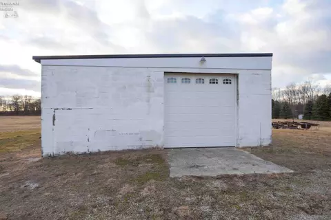 2188 Sr 101, Clyde, OH 43410 photo 10