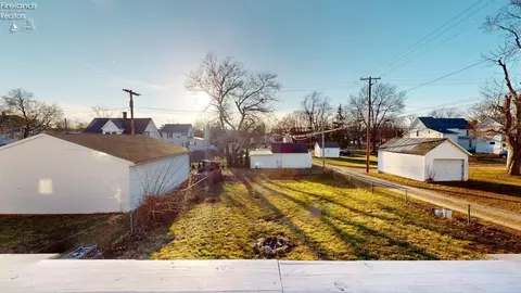 316 Park St, Willard, OH 44890 photo 6