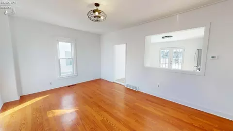 316 Park St, Willard, OH 44890 photo 10