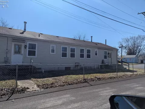 408 Erie Ct, Port Clinton, OH 43452