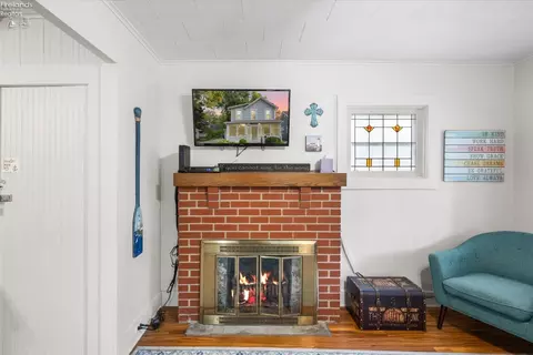 Living - 508 E 2nd St, Lakeside, OH 43440 photo 2 of 2