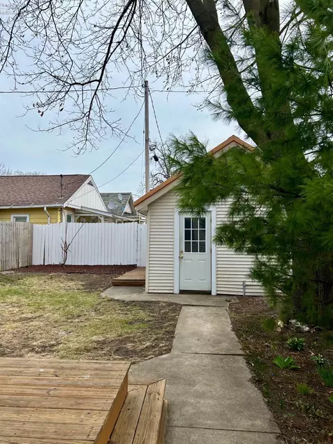 Exterior - 826 Maple, Sandusky, OH 44870 photo 6 of 9