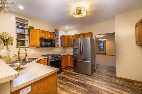 Kitchen - 826 Maple, Sandusky, OH 44870 photo 2 of 3