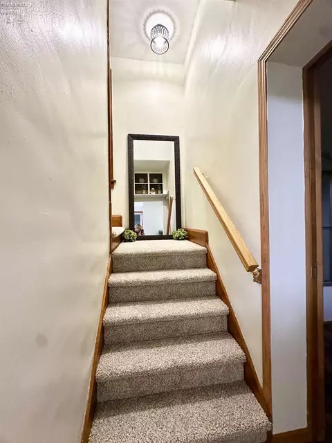 Entry Way - 826 Maple, Sandusky, OH 44870 photo 3 of 3