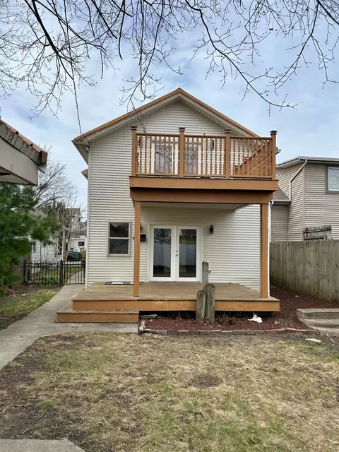 Exterior - 826 Maple, Sandusky, OH 44870 photo 7 of 9