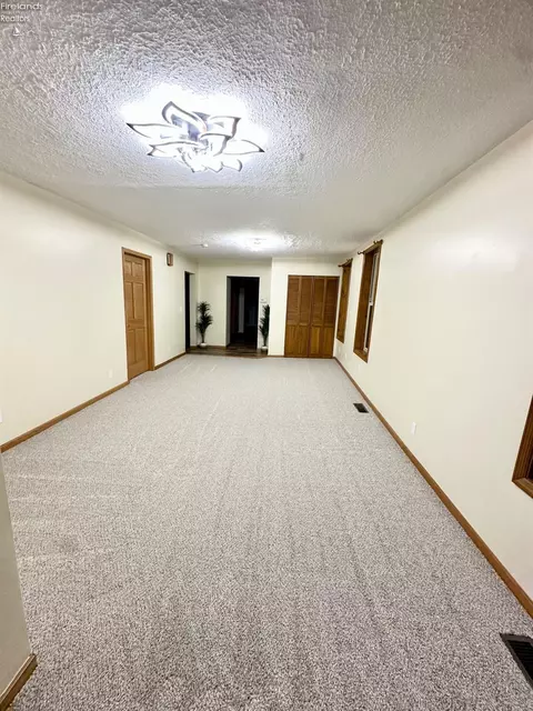 Living - 826 Maple, Sandusky, OH 44870 photo 2 of 3