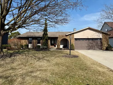 511 E Stoneway Dr, Sandusky, OH 44870