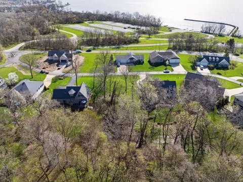 2356 Split Rock Dr, Marblehead, OH 43440